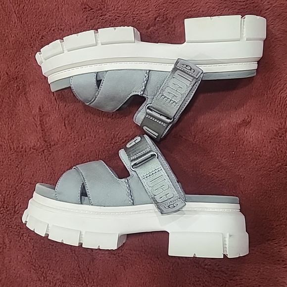UGG Gray Platform Sandals with Crisscross Straps - Picture 3 of 6
